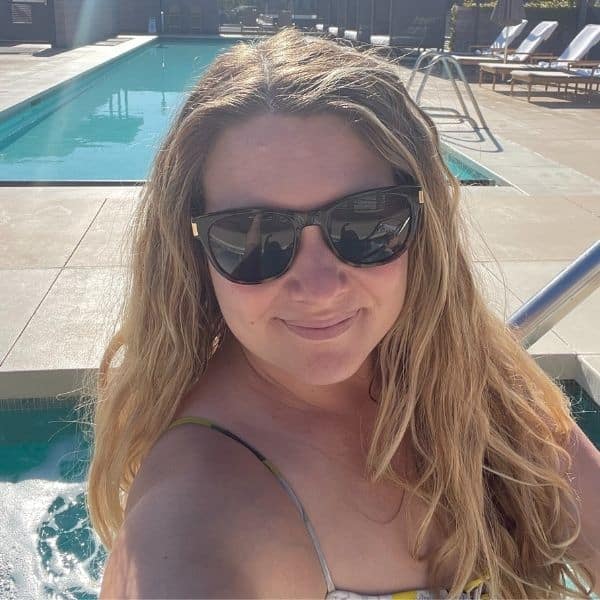 Jessica at pool