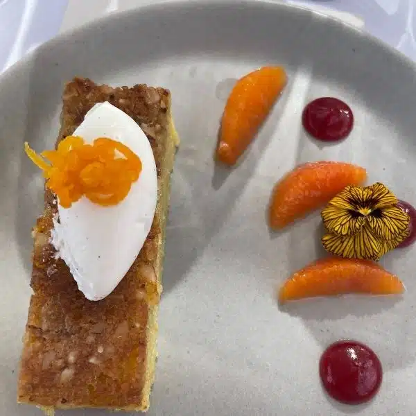 Olive oil cake with oranges