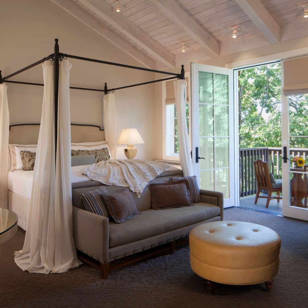 view of hotel in Yountville